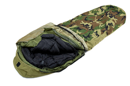 Akmax Army Military Modular Sleeping Bags System, Multi Layered with Bivy Cover for All Season, Woodland/Multicam The Clovii's Extravaganza!!!